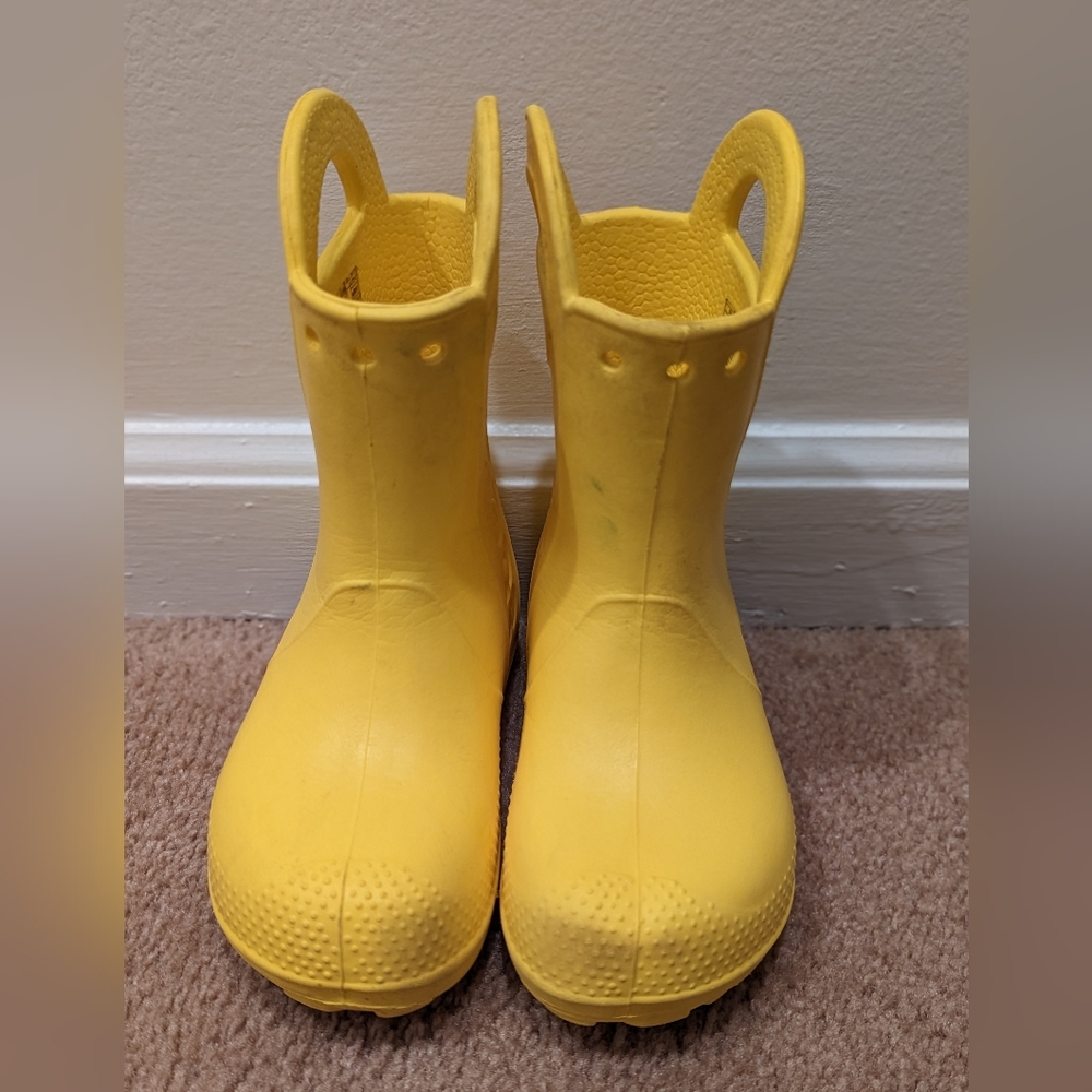 Used. Kids Crocs Rainboots. Size 10c